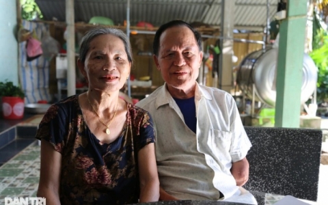 Vợ chồng thương binh nhặt khoai, m&oacute;t sắn nu&ocirc;i 8 con th&agrave;nh nh&agrave; gi&aacute;o