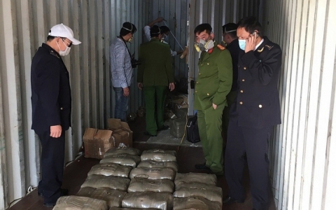 Bắt giữ vụ v&acirc;̣n chuy&ecirc;̉n trái phép hơn 665kg ch&acirc;́t ma túy qua Cảng Hải Ph&ograve;ng