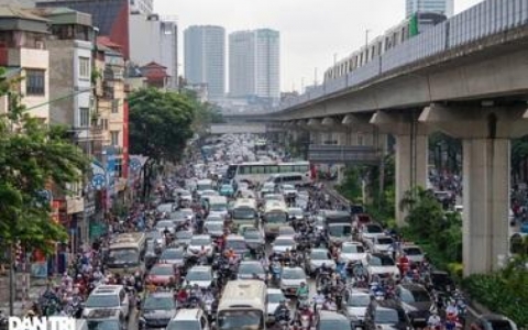 Cử tri đề nghị H&agrave; Nội cho biết lộ tr&igrave;nh cụ thể đối với việc cấm xe xăng