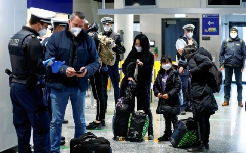 EU xem x&eacute;t siết chặt th&ecirc;m c&aacute;c biện ph&aacute;p ph&ograve;ng dịch