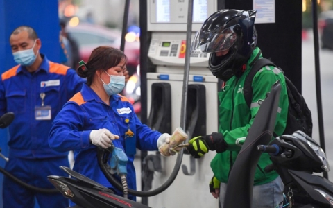 Gi&aacute; xăng dầu c&oacute; thể giảm rất mạnh v&agrave;o ng&agrave;y mai?