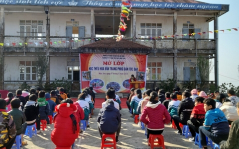Giữ g&igrave;n bản sắc văn ho&aacute; d&acirc;n tộc Dao cho thế hệ trẻ