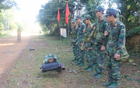 Huấn luyện làm chủ, khai thác hiệu quả khí tài thông tin liên lạc