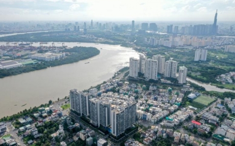 Kiếm 50 triệu đồng/th&aacute;ng vẫn kh&oacute; mua nh&agrave;, dưới 30 triệu gần như bất khả thi