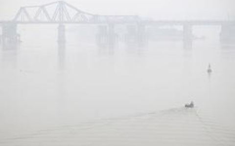 &Ocirc; nhiễm kh&ocirc;ng kh&iacute; ở H&agrave; Nội cảnh b&aacute;o đỏ