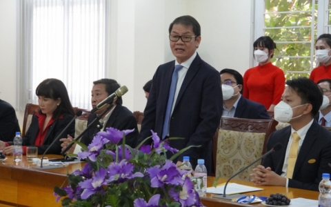 &Ocirc;ng Trần B&aacute; Dương muốn mua m&aacute;y bay tưới cho chuối để thu về 1 tỷ USD