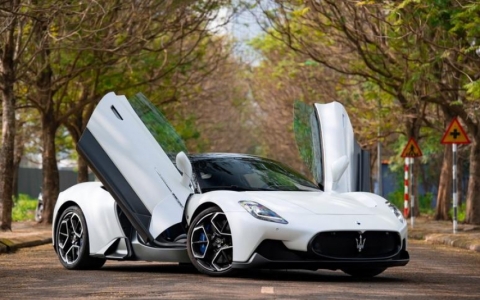 Si&ecirc;u xe Maserati MC20 rớt gi&aacute; 8 tỷ sau 4 năm, đại l&yacute; tư nh&acirc;n &ocirc;m "tr&aacute;i đắng"