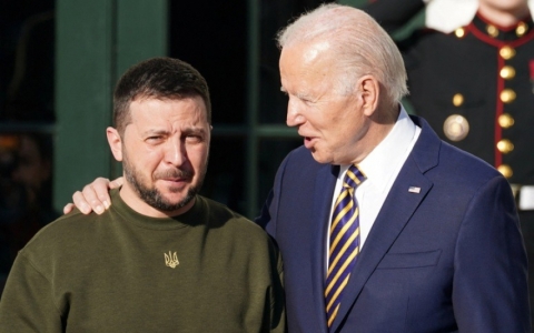 Tổng thống Ukraine đến Mỹ giữa l&uacute;c viện trợ qu&acirc;n sự "l&acirc;m nguy"
