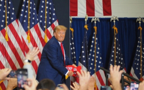 Chiến thắng ở Iowa - sự trở lại đ&aacute;ng kinh ngạc của &ocirc;ng Trump