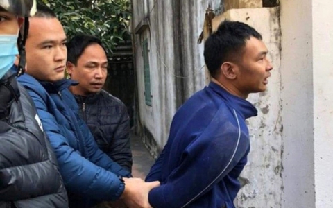 Hai lần uy hiếp con tin, cướp tiệm v&agrave;ng bất th&agrave;nh