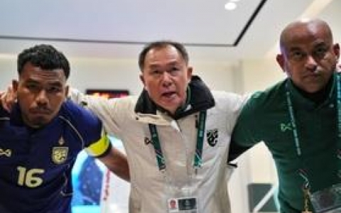 HLV U23 Th&aacute;i Lan quyết thắng U23 Trung Quốc v&agrave; gi&agrave;nh v&eacute; v&agrave;o tứ kết