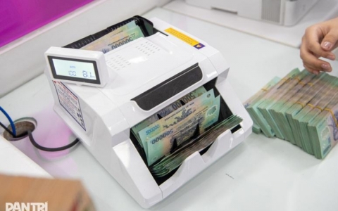 L&atilde;i suất tiết kiệm tăng mạnh, l&atilde;i vay c&oacute; sớm tăng theo?