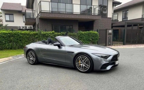 Mới đi 7.000km, mẫu Mercedes mui xếp này "lỗ" nguyên một chiếc Everest