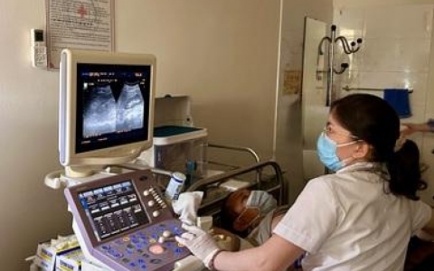 Mỗi năm, cả nước c&oacute; 800-900 b&aacute;c sĩ nội tr&uacute; tốt nghiệp