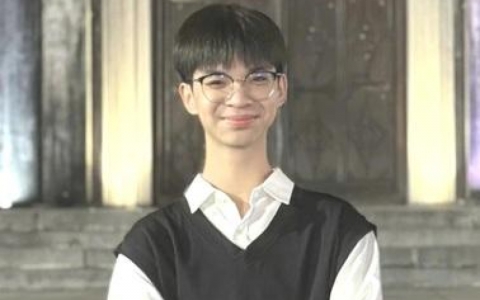 Một trường đạt 73 giải học sinh giỏi quốc gia, nam sinh l&agrave; thủ khoa m&ocirc;n văn