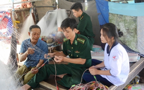 Nhờ bộ đội, xuân ấm, Tết vui