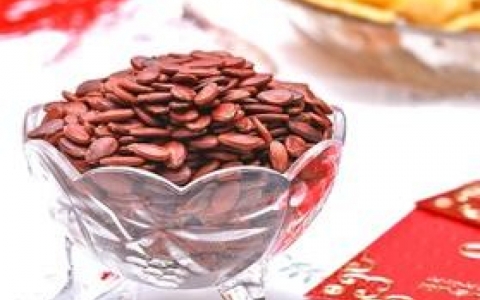 Chuy&ecirc;n gia chỉ 4 c&aacute;ch nhận diện hạt dưa Tết nhuộm h&oacute;a chất độc hại