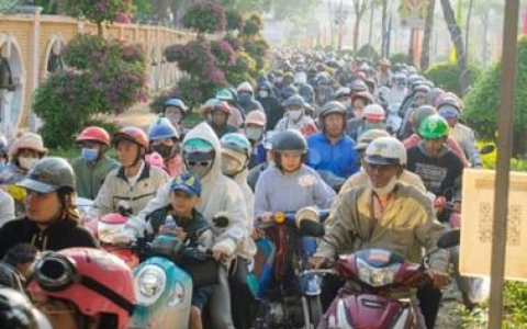 H&agrave;ng vạn người d&acirc;n đổ về "n&oacute;c nh&agrave;" miền T&acirc;y