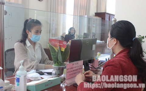 Thu lệ ph&iacute; m&ocirc;n b&agrave;i: Gam m&agrave;u s&aacute;ng th&aacute;ng đầu năm