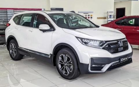Đại l&yacute; ch&agrave;o kh&aacute;ch lấy xe sớm để hưởng ưu đ&atilde;i, kh&ocirc;ng cần chờ giảm trước bạ