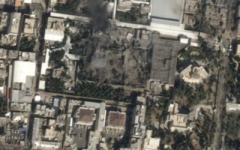 Đ&ograve;n t&igrave;nh b&aacute;o phủ đầu chiến sự