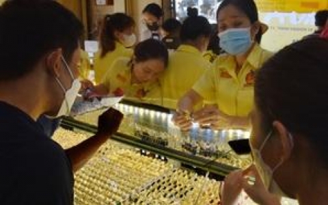 Gi&aacute; v&agrave;ng h&ocirc;m nay, 10-3: Đảo chiều sụt giảm mạnh