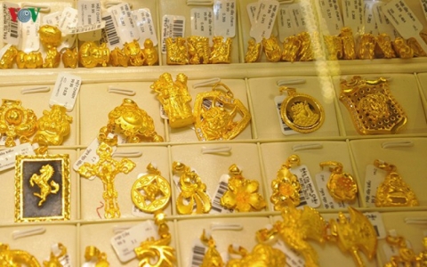 Gi&aacute; v&agrave;ng trong nước quay đầu tăng mạnh