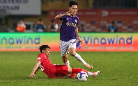 Hai Long toả s&aacute;ng, H&agrave; Nội FC thắng đậm SL Nghệ An