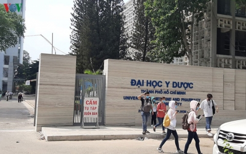 Khoảng 14.000 sinh viên Trường ĐH Y Dược TPHCM đi học trở lại