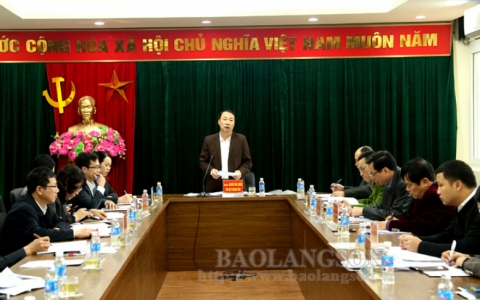 L&atilde;nh đạo UBND tỉnh kiểm tra c&ocirc;ng t&aacute;c đấu gi&aacute; quyền sử dụng đất