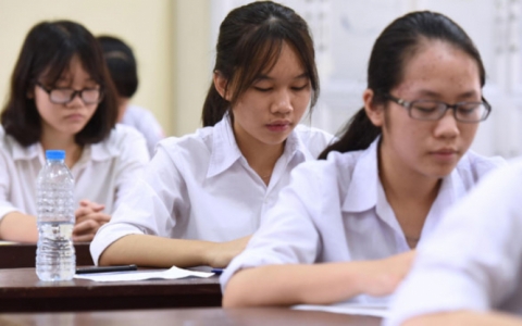 Thi THPT quốc gia 2020: Sẽ c&oacute; đề tham khảo ph&ugrave; hợp giảm tải chương tr&igrave;nh