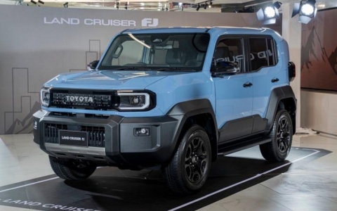 Toyota Land Cruiser FJ gi&aacute; 39.200 USD tại Th&aacute;i Lan, về Việt Nam năm nay