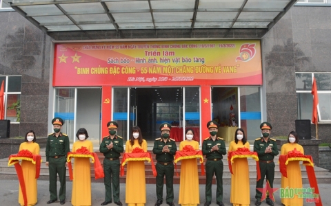 Triển lãm sách, hình ảnh, hiện vật với chủ đề "Binh chủng Đặc công - 55 năm một chặng đường vẻ vang"
