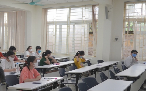 Tuyển sinh lớp 10 v&agrave;o trường chuy&ecirc;n Khoa học Tự nhi&ecirc;n