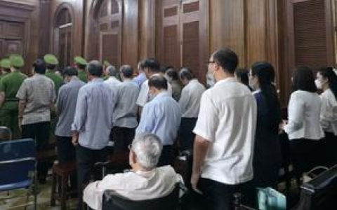 "Đất v&agrave;ng" v&agrave; c&aacute;i gi&aacute; phải trả