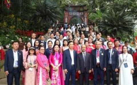Kiều b&agrave;o vinh dự khi được trở về nguồn cội nh&acirc;n dịp Giỗ Tổ H&ugrave;ng Vương