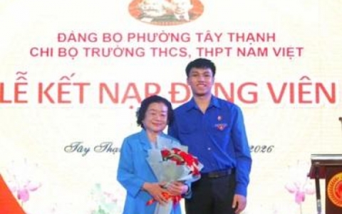 Lời chia sẻ đặc biệt của nguy&ecirc;n Ph&oacute; Chủ tịch nước với học sinh kết nạp Đảng