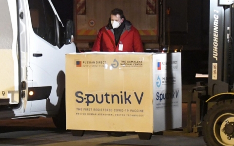 Nga nổi giận đ&ograve;i Slovakia trả lại vắc xin Covid-19