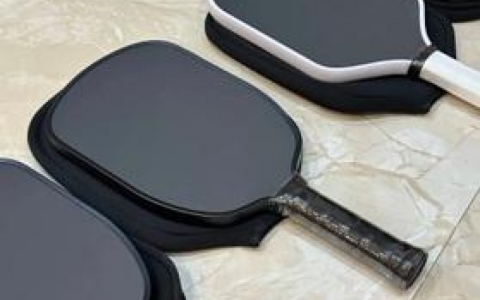 Người chơi pickleball Việt Nam nhận "c&uacute; lừa" với d&ograve;ng vợt kh&ocirc;ng thương hiệu