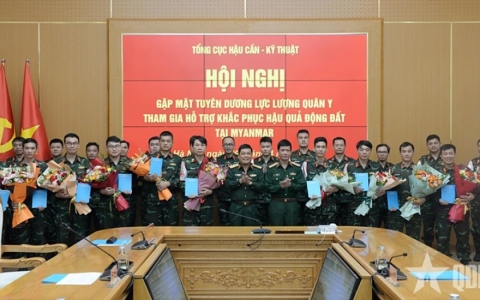 Tỏa s&aacute;ng phẩm chất thầy thuốc chiến sĩ trong c&ocirc;ng t&aacute;c cứu hộ