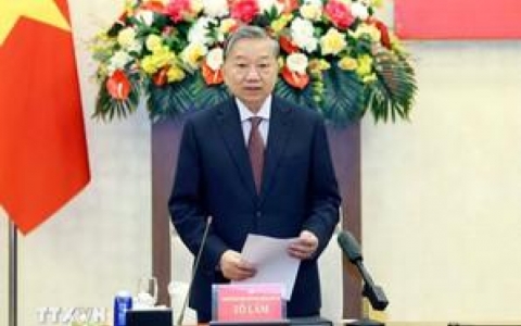 Tổng B&iacute; thư T&ocirc; L&acirc;m: Kh&ocirc;ng để nợ thể chế trở th&agrave;nh điểm nghẽn của ph&aacute;t triển