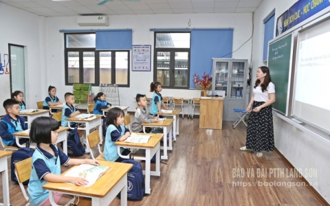 Anh Việt School: Lấy học sinh l&agrave;m trung t&acirc;m