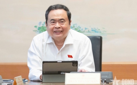 Chủ tịch Quốc hội: Tiếp tục cải cách thể chế, quyết đạt tăng trưởng 8% trở lên năm 2025