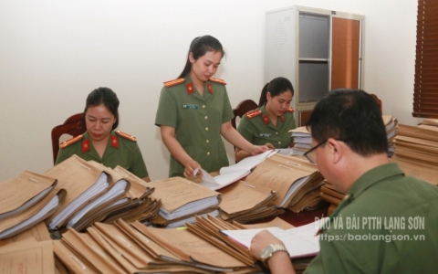 Học Bác với công việc phải tận tụy