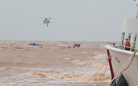 Lực lượng vũ trang phát huy vai trò nòng cốt trong ứng phó, khắc phục hậu quả thiên tai