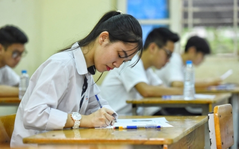 Nhiều trường x&eacute;t tuyển bằng học bạ v&agrave; kết quả thi tốt nghiệp 