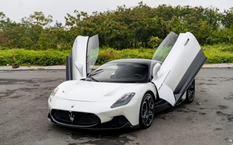 Rao bán 3 năm vẫn chưa có khách, siêu xe Maserati MC20 được giảm 5 tỷ đồng