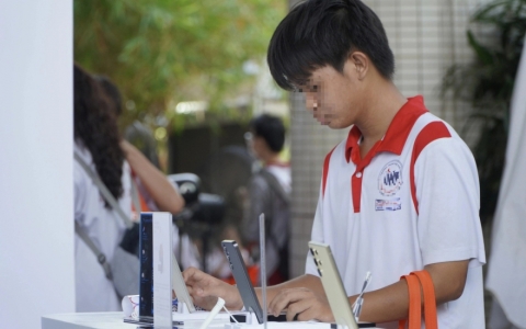 Thi lớp 10 TPHCM: Cẩn trọng quy định về điện thoại di động