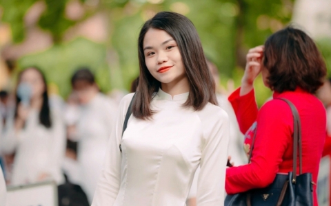 Thí sinh thi tốt nghiệp THPT 2025 tại Hà Nội tăng hơn 10.000 em so với 2024