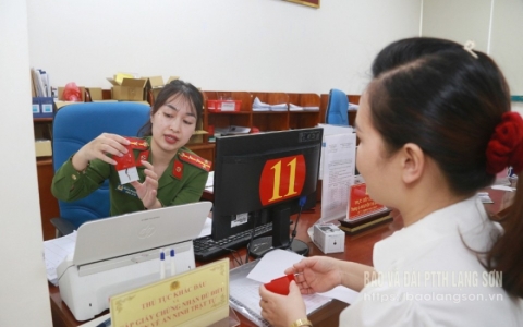 Thu hồi, cấp mới con dấu kịp thời cho các tổ chức